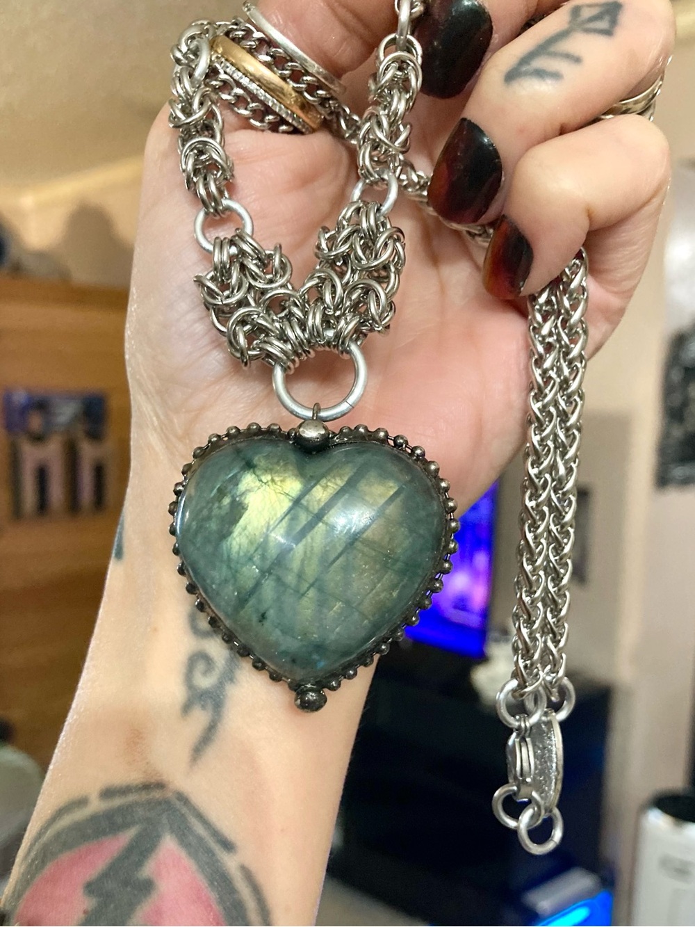 Genuine iridescent labradorite gemstone heart shape charm boho choker necklace . - Picture 11 of 16